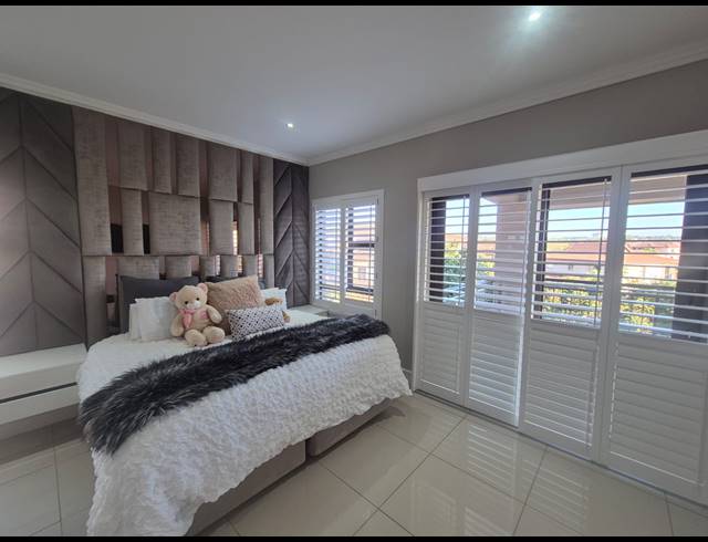 4 BEDROOM TOWNHOUSE FOR SALE IN IZINGA ESTATE